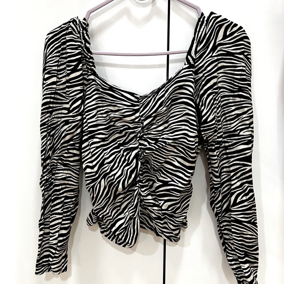 H&M Tops - H&M SQUARE NECK TOP